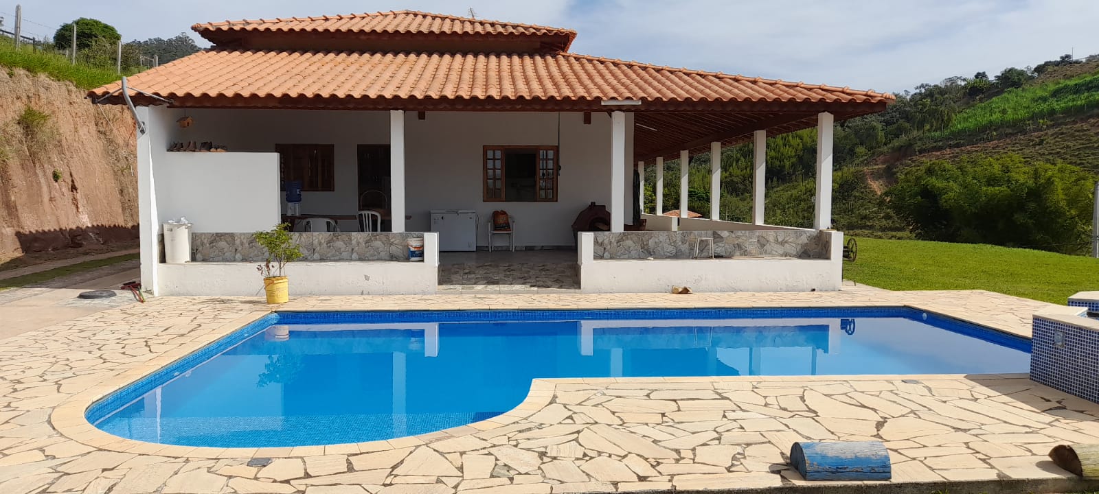 SÍTIO PRONTO PARA MORADIA E LAZER (ACEITA PERMUTA)